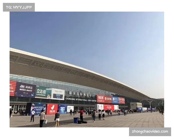 更衣室里的灵魂人物——装备经理们为揭幕战做的最后准备